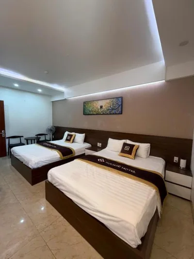 带阳台四人房 — Square Hostel